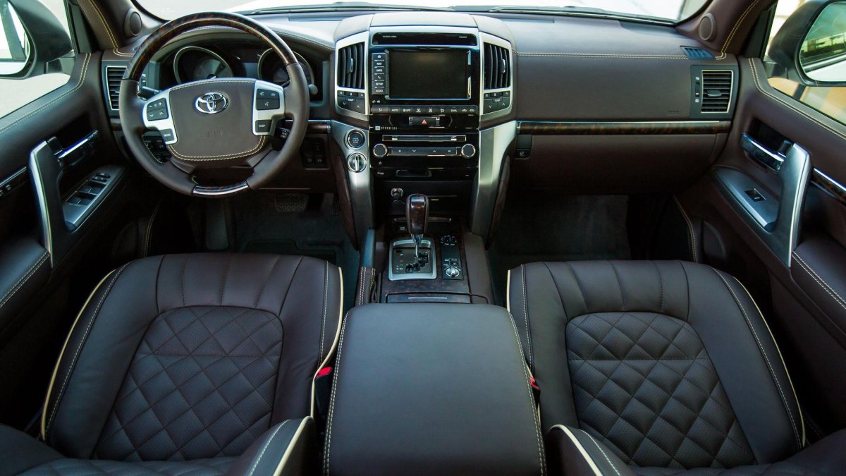 Ленд Крузер 200 салон