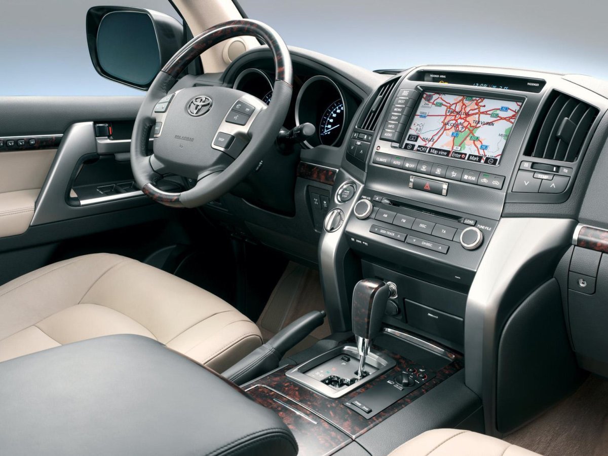 Тойота Крузер 200 салон