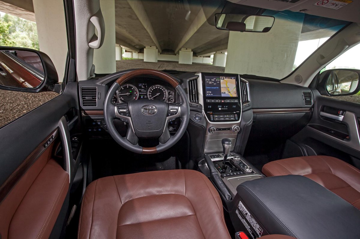 Тойота ленд Крузер 200 2021 салон