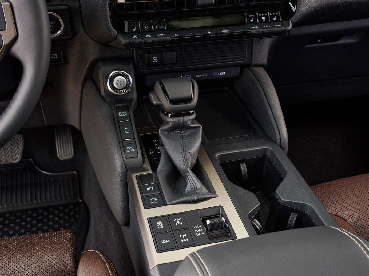Toyota Land Cruiser 2024 Interior