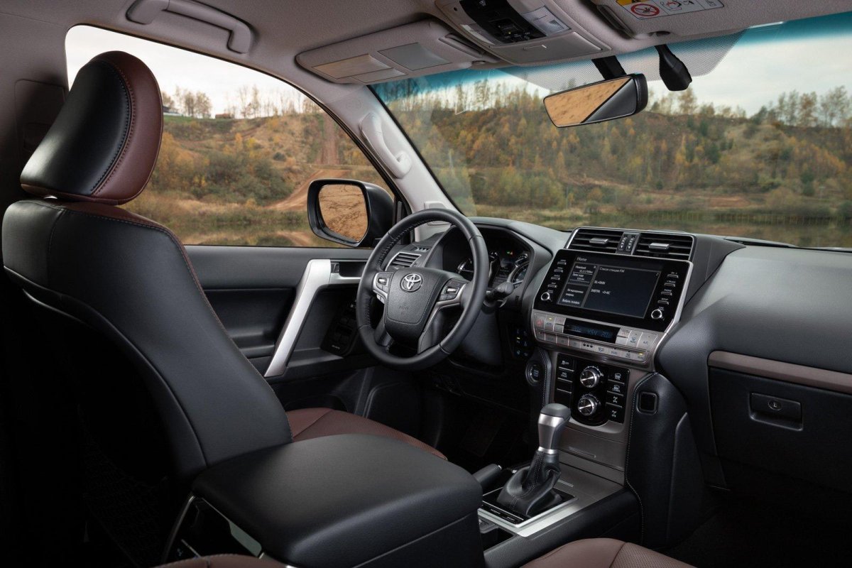 Toyota Land Cruiser Prado 2020 салон