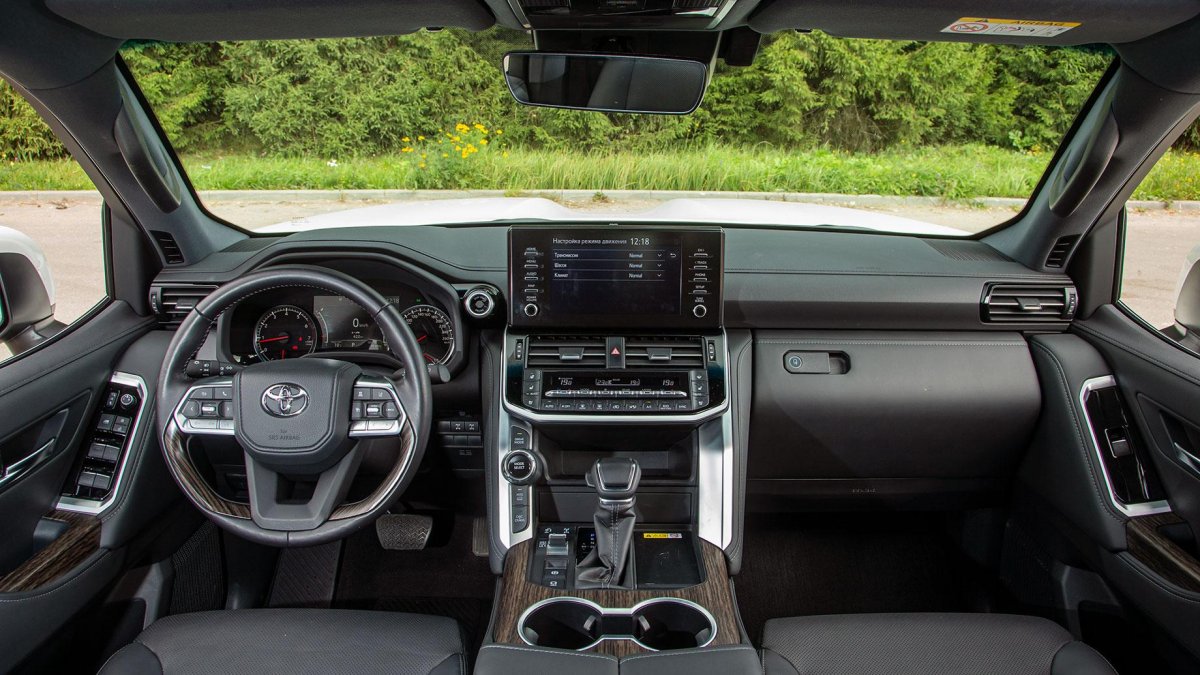 Toyota Land Cruiser 300 Interior