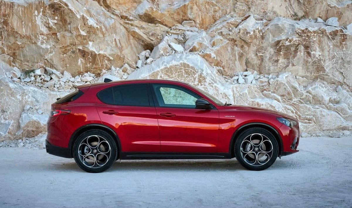 Alfa Romeo Stelvio 2023