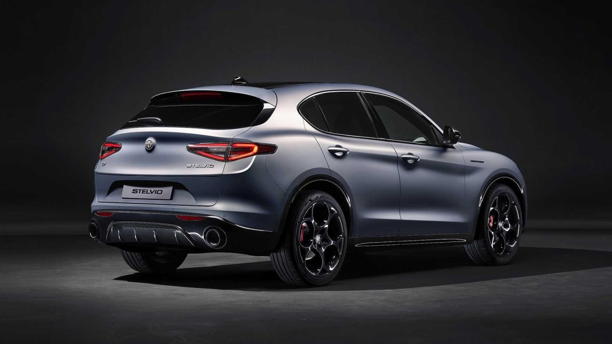 Alfa Romeo Stelvio 2023