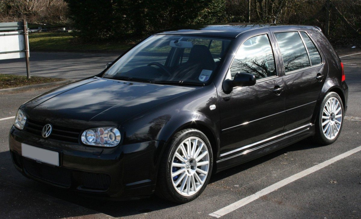 Volkswagen Golf 4 черный