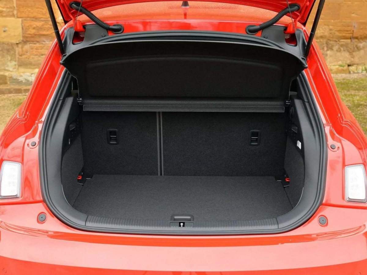 Audi a1 багажник