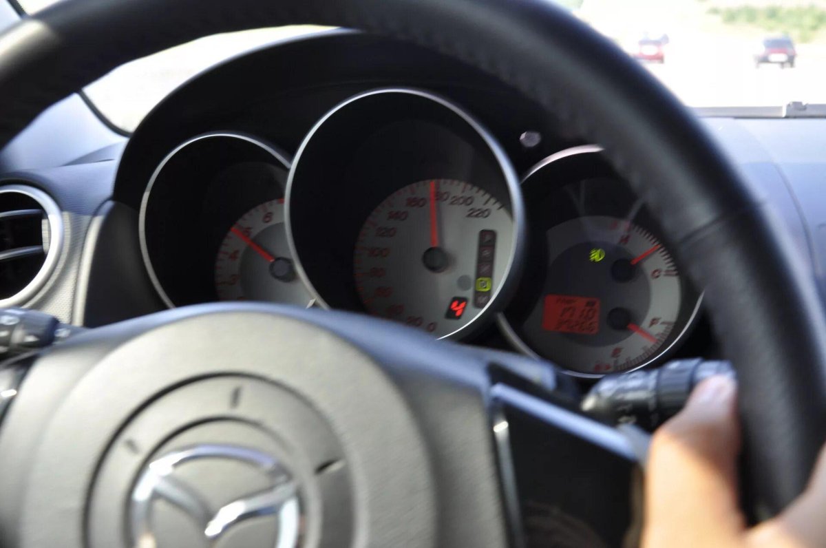 Мазда 3 БК 200 км