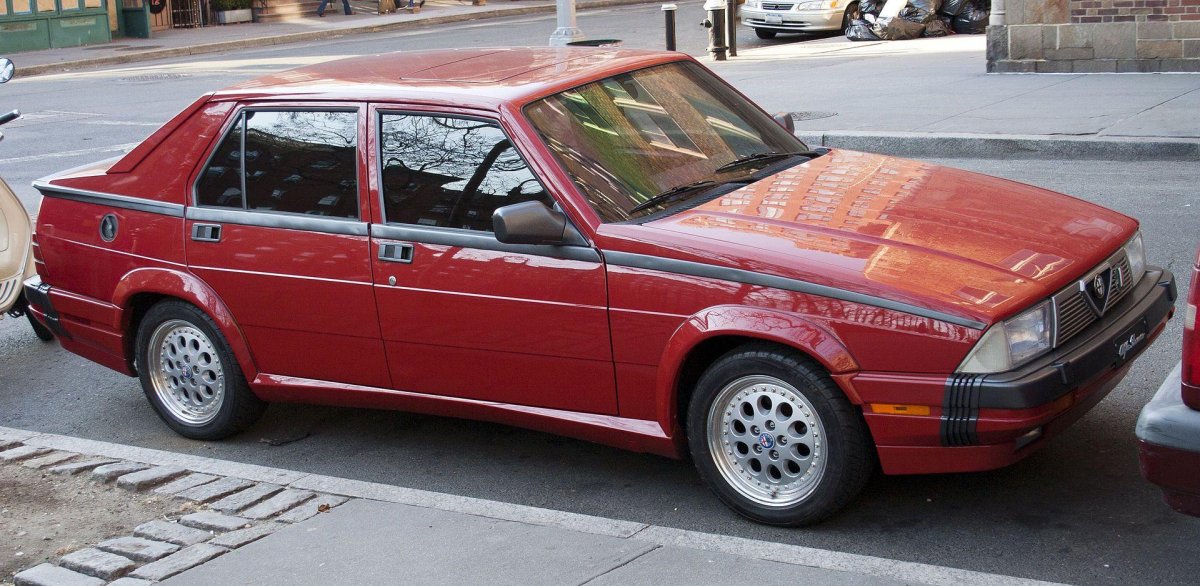 Alfa Romeo 75 (162b)