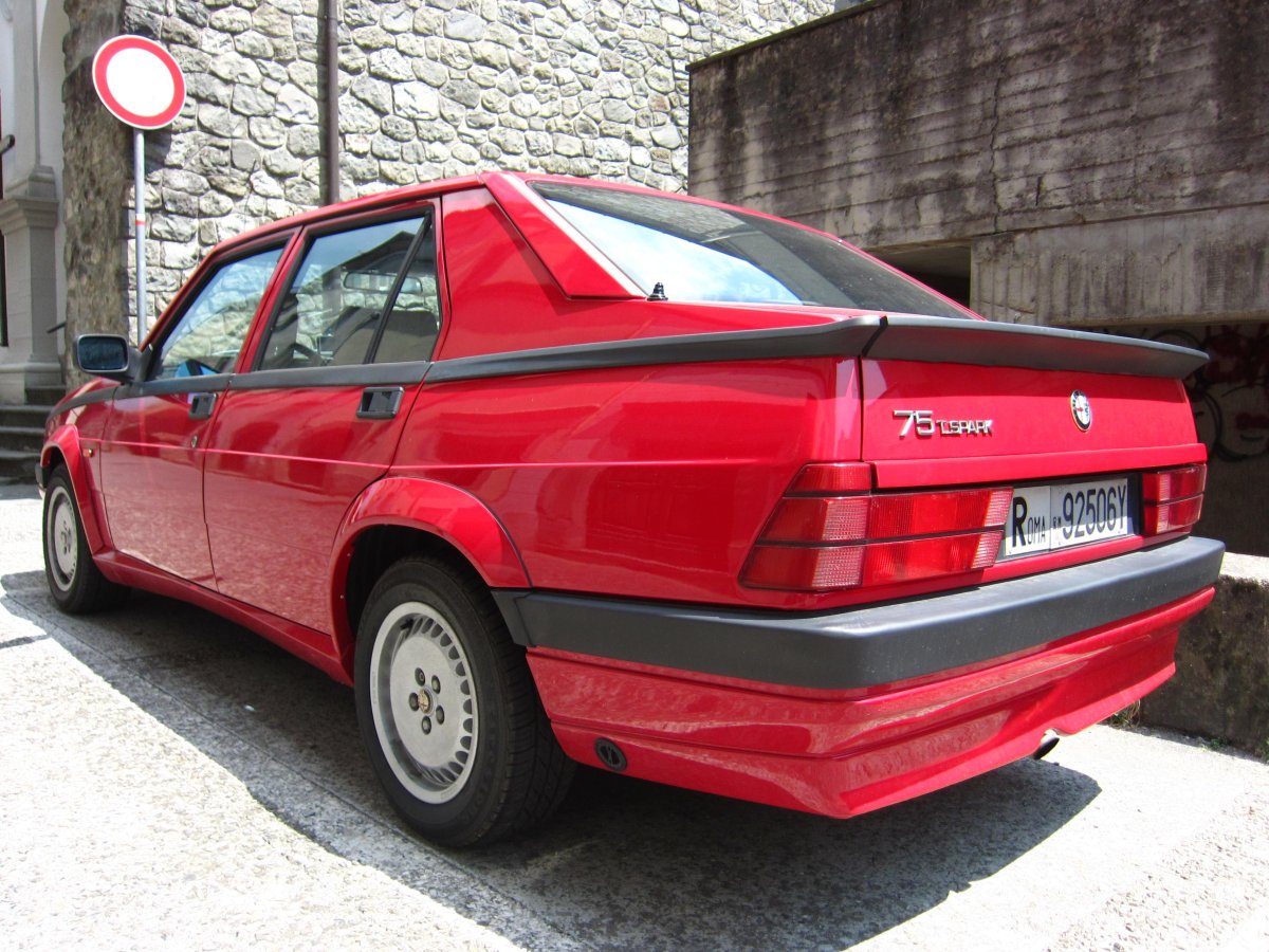 Alfa Romeo 75 Twin Spark 2.0