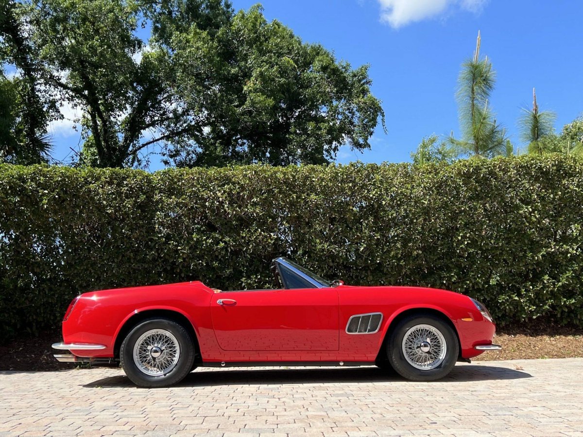 Феррари 250 gt Калифорния Блэк раша Крейт