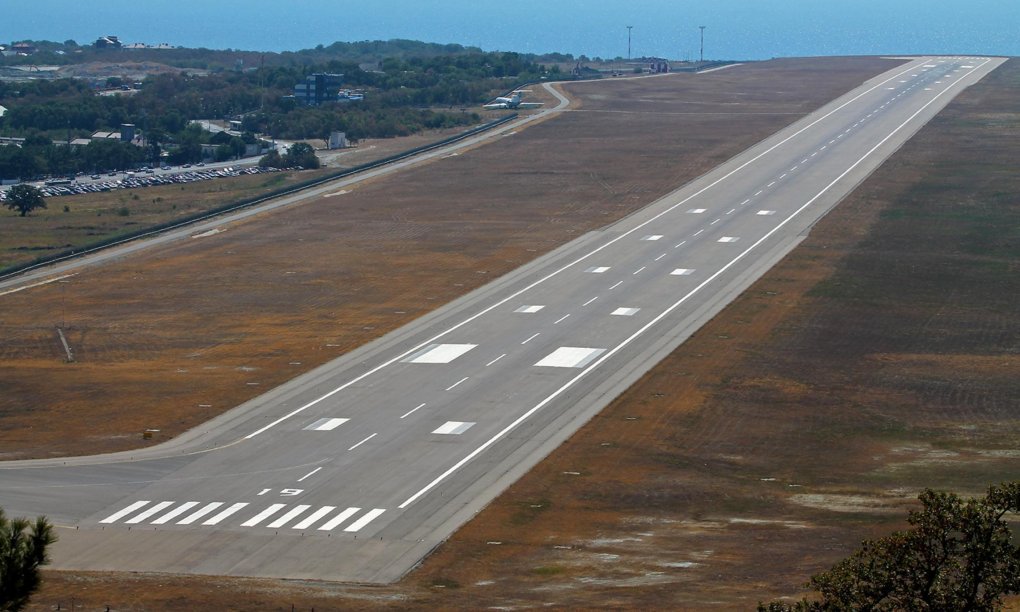 Аэропорт Геленджик Взлетная полоса