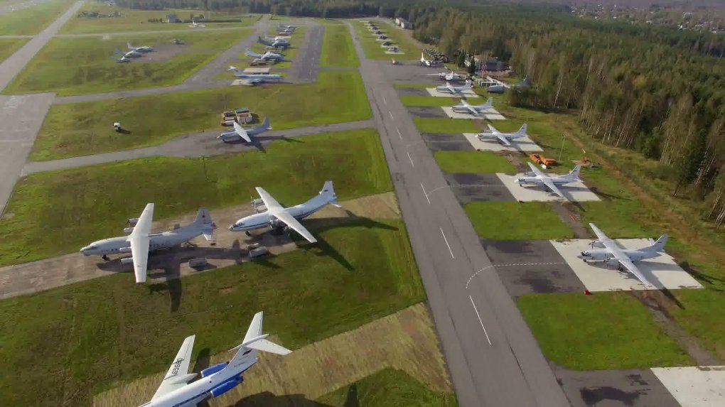 Аэропорт в поле