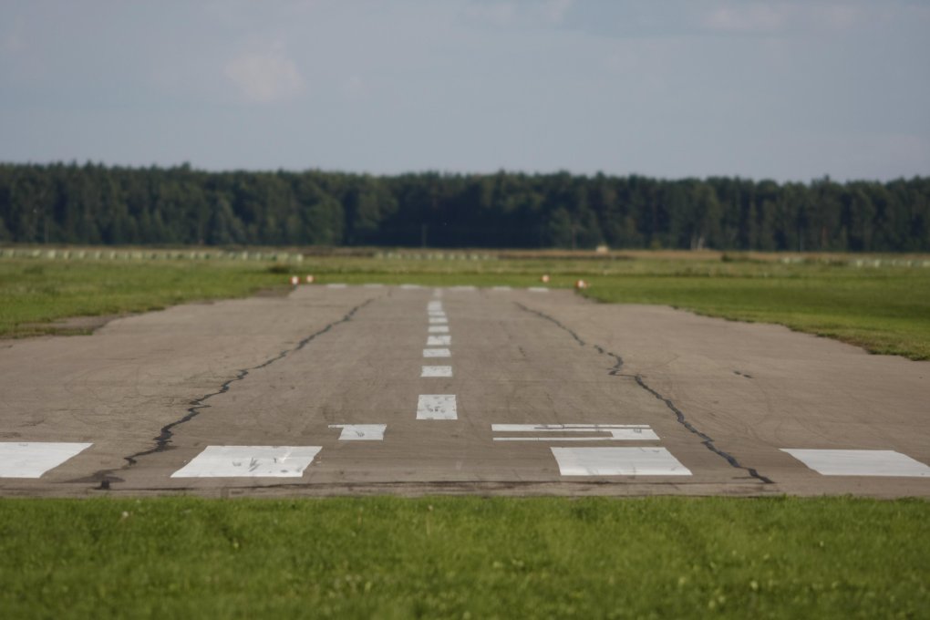 Военный аэродром взлётная полоса