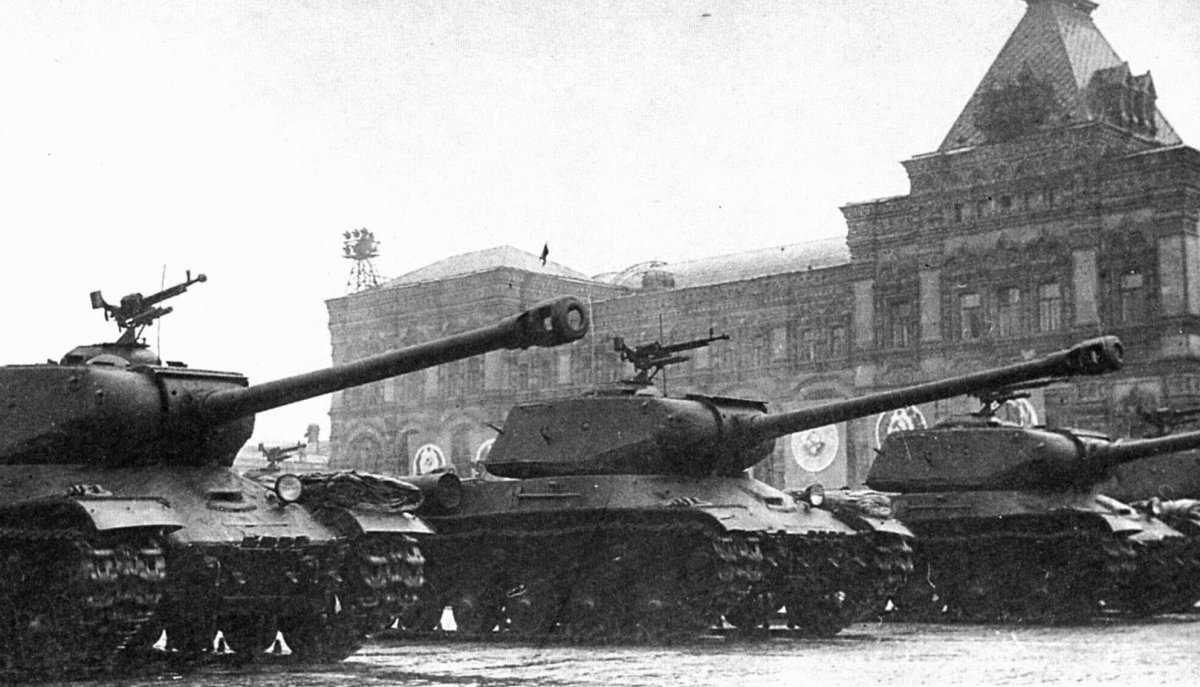 Парад Победы 1945 ИС-2