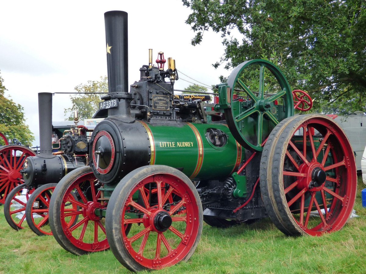 Steam tractor