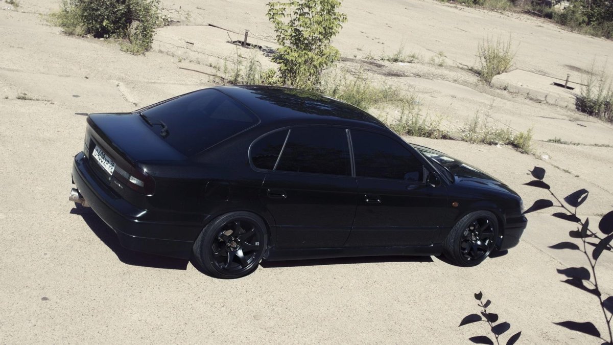 Субару б4 черная