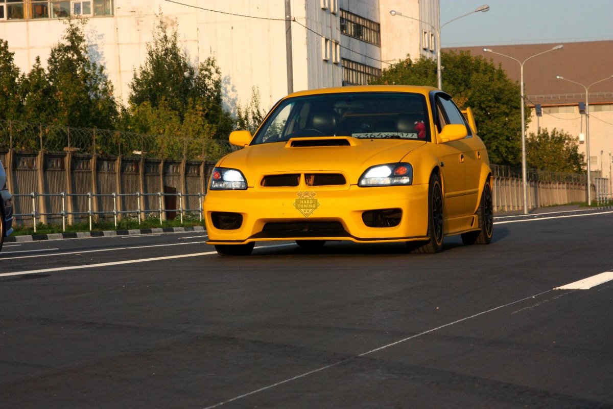 Gialla Corsa на Subaru Legacy b4