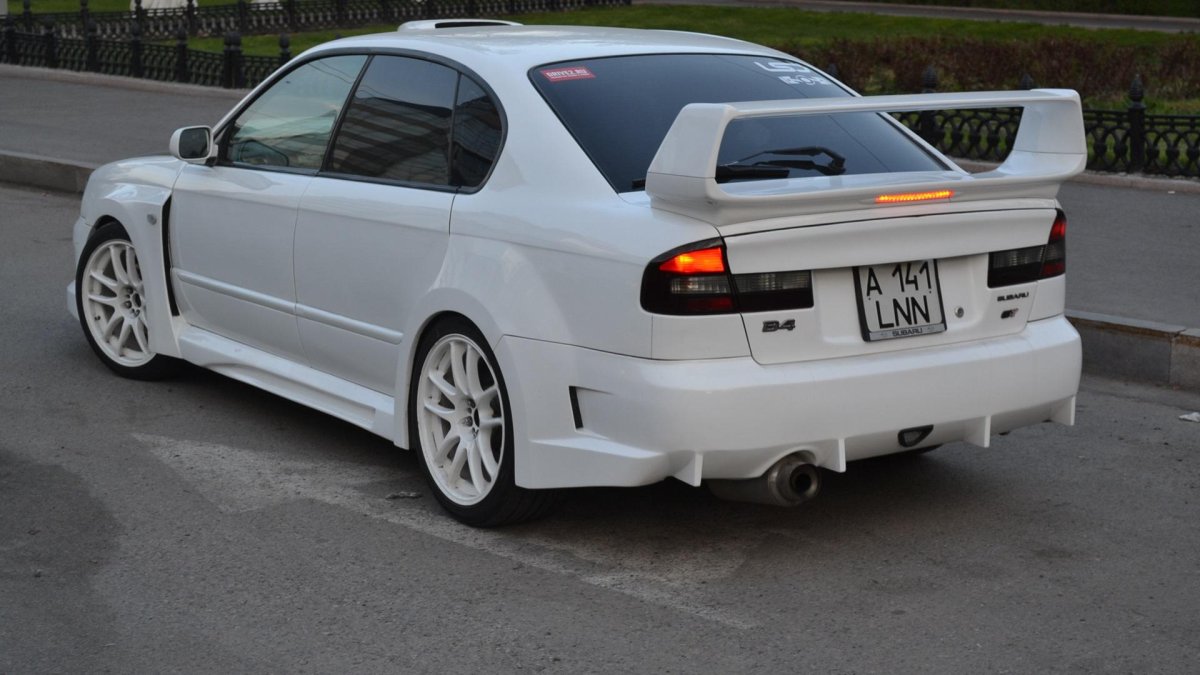 Subaru Legacy b4
