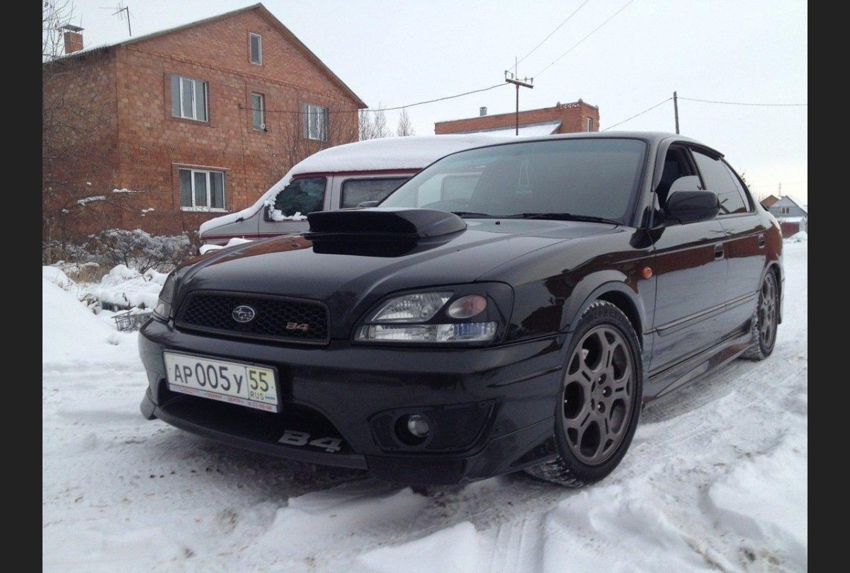 Субару Легаси б4 черная