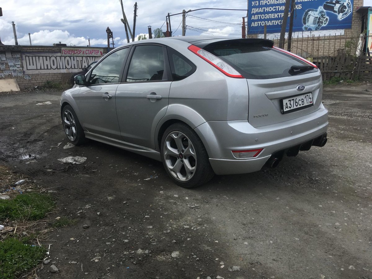 Ford Focus 2 хетчбэк серебристый