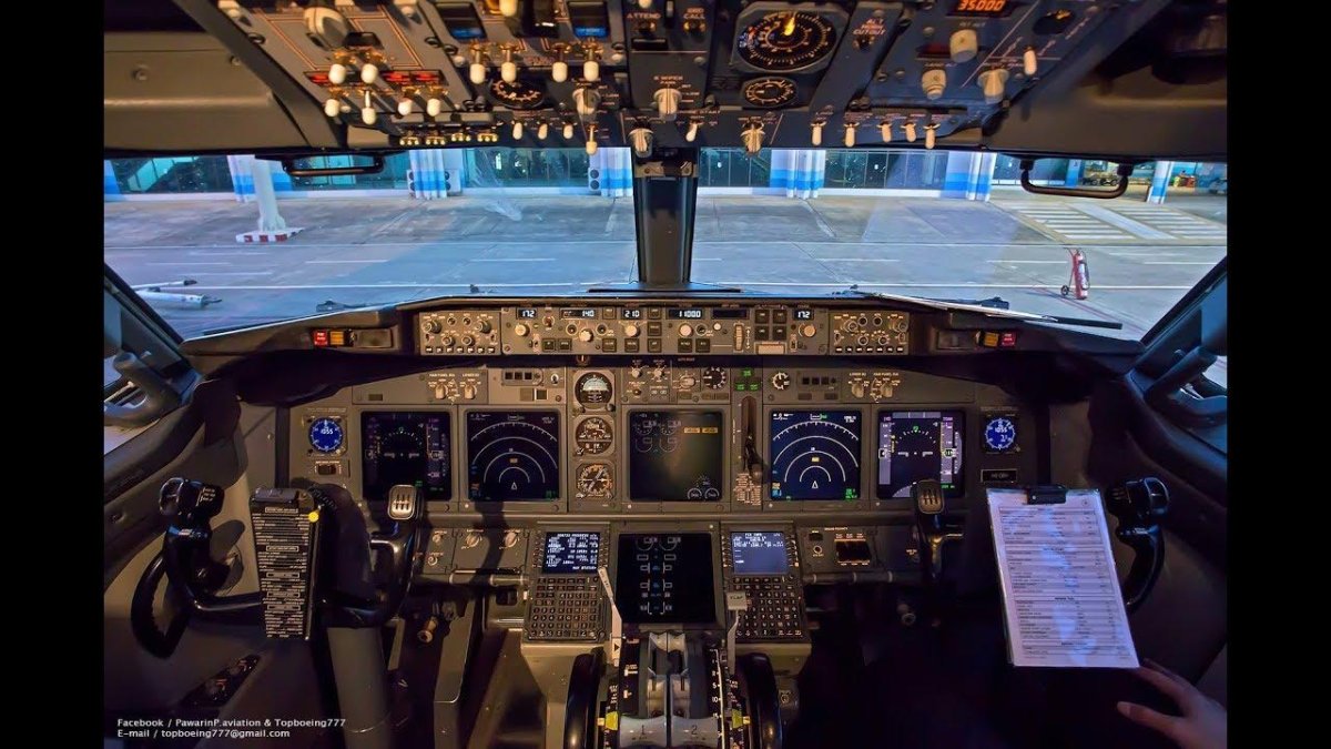 Кабина пилота Боинг 737