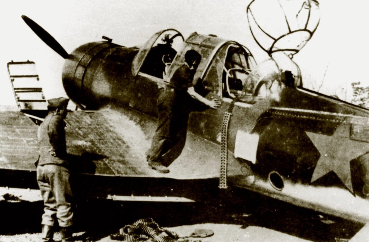 Самолет-бомбардировщик Су-2