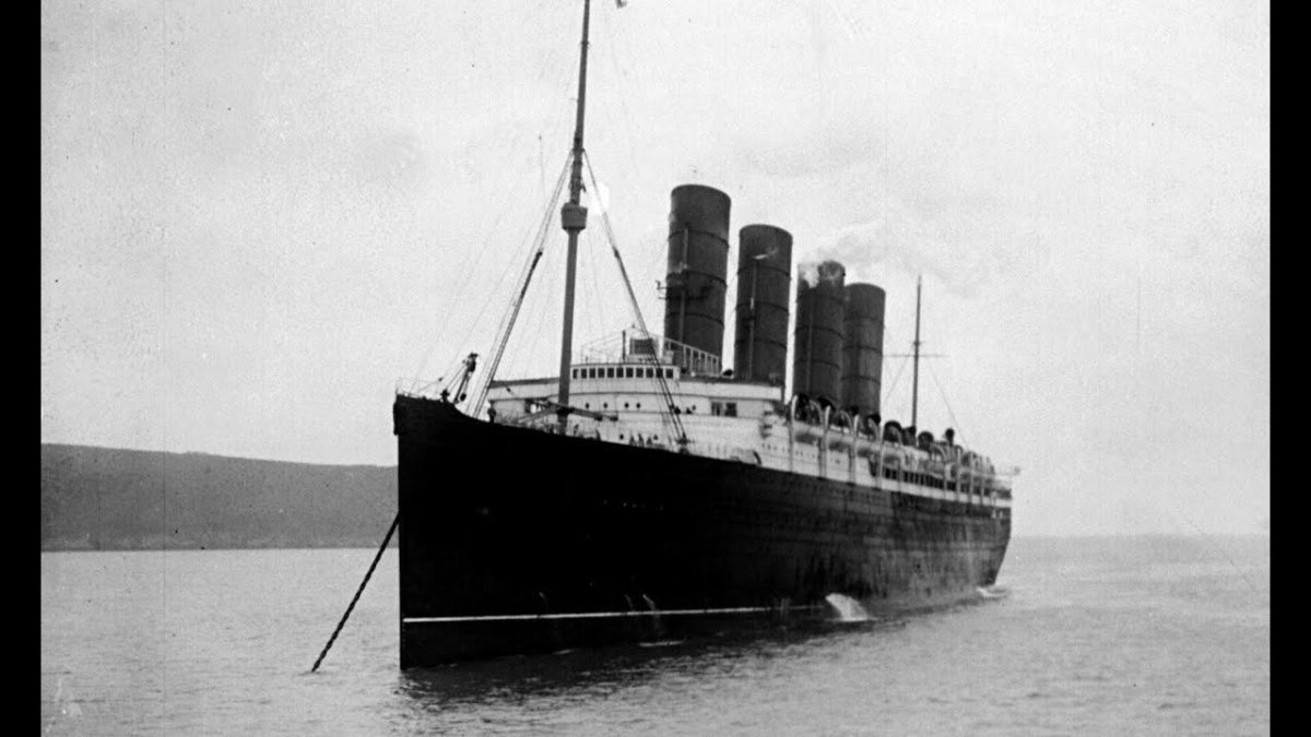 Лузитания на дне 1915