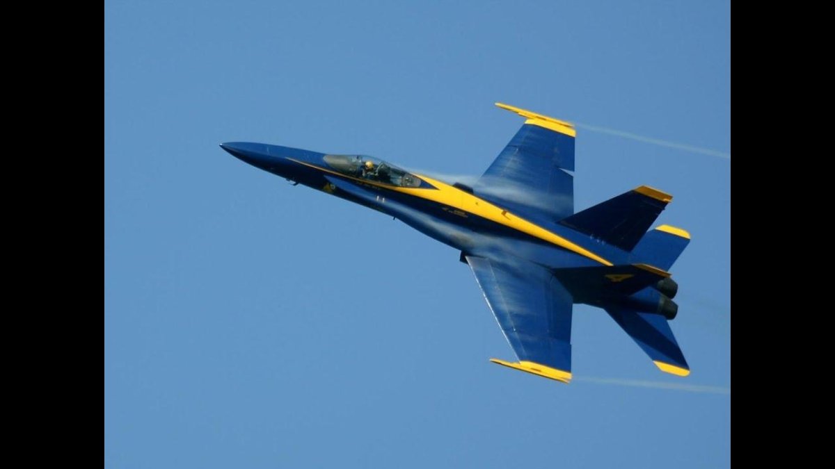 Синий истребитель