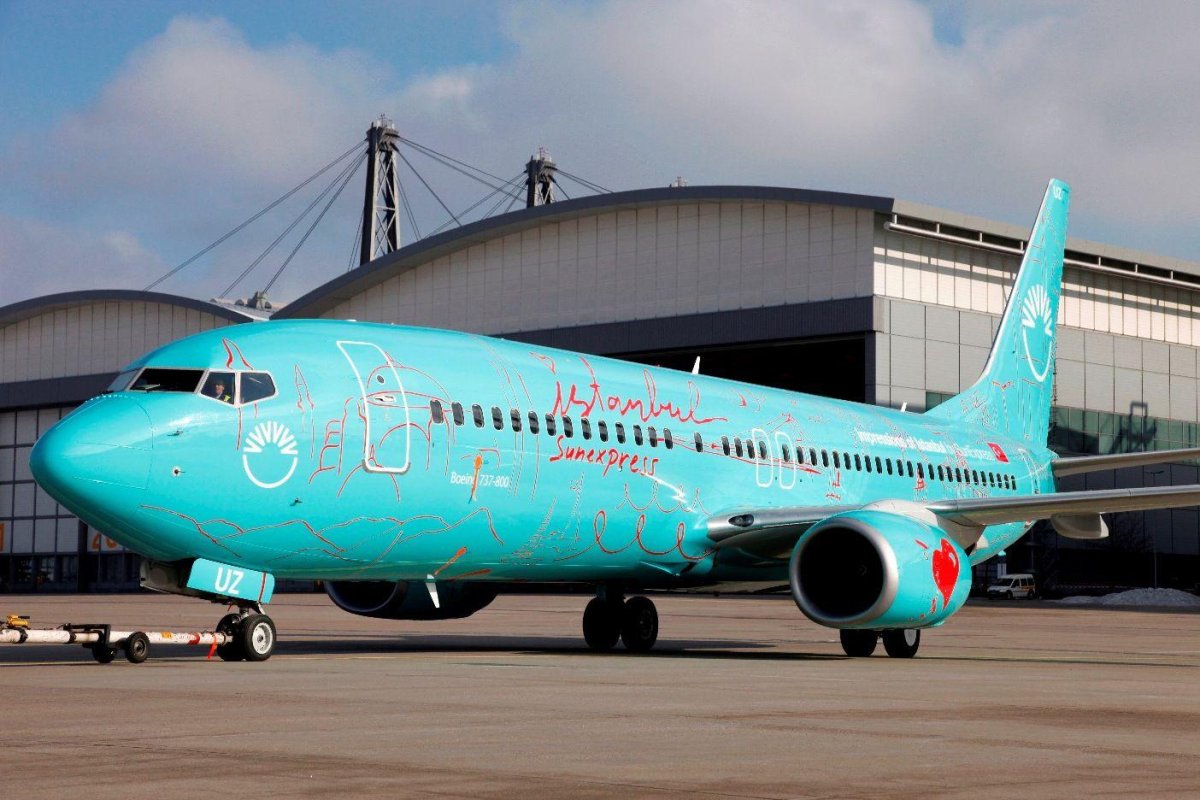 Самолёт SUNEXPRESS 737