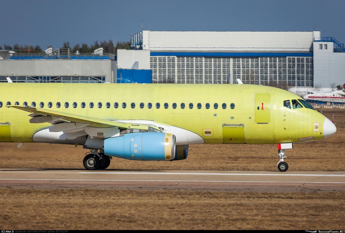 Сухой самолет пассажирский