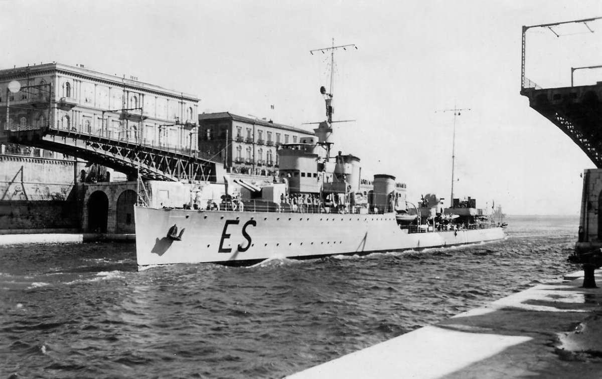 Итальянский эсминец «espero»