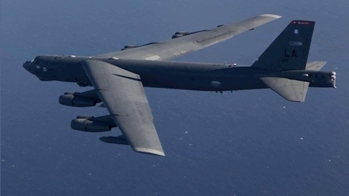 Бомбардировщик в-52н ВВС США