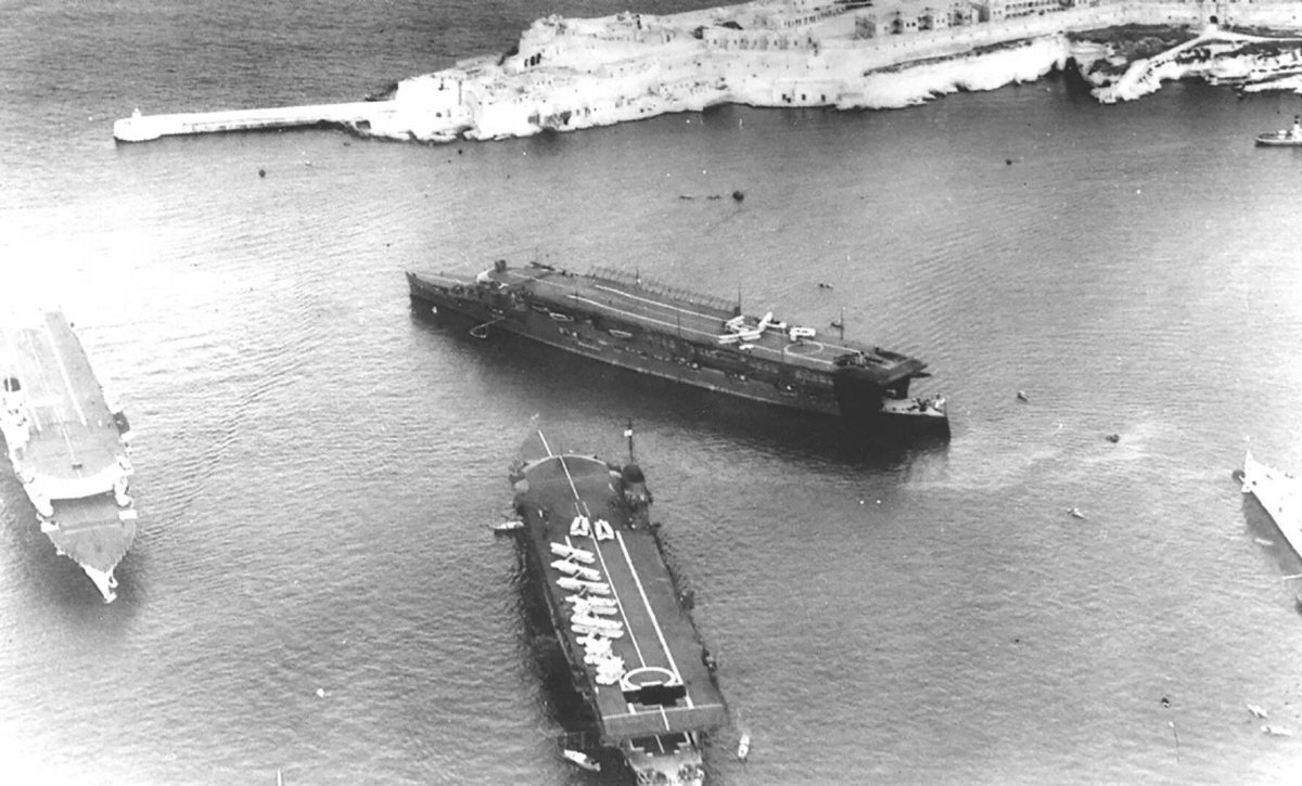 Авианосец Корейджес