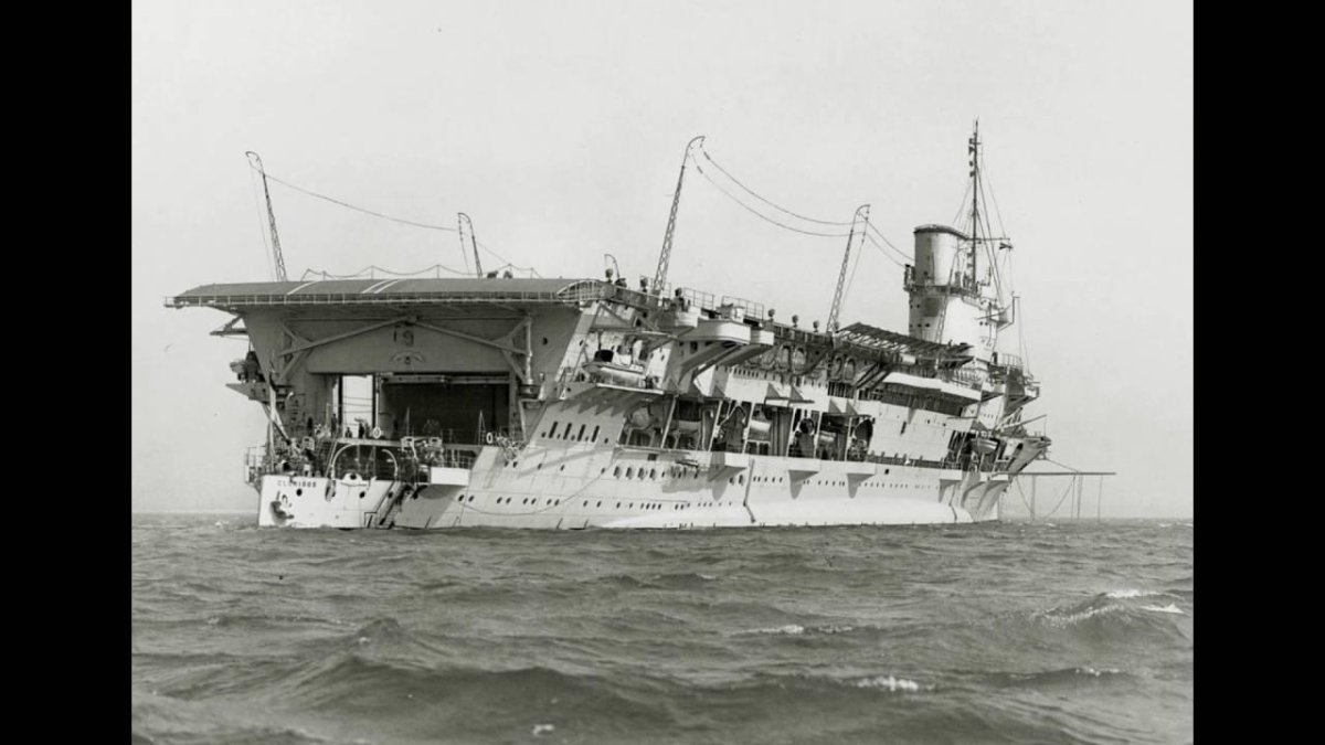 HMS courageous авианосец