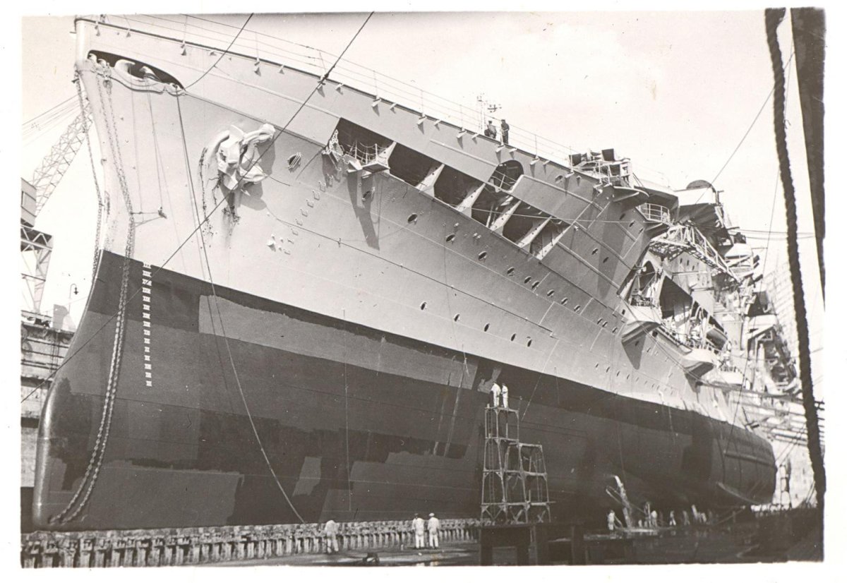 HMS courageous крейсер