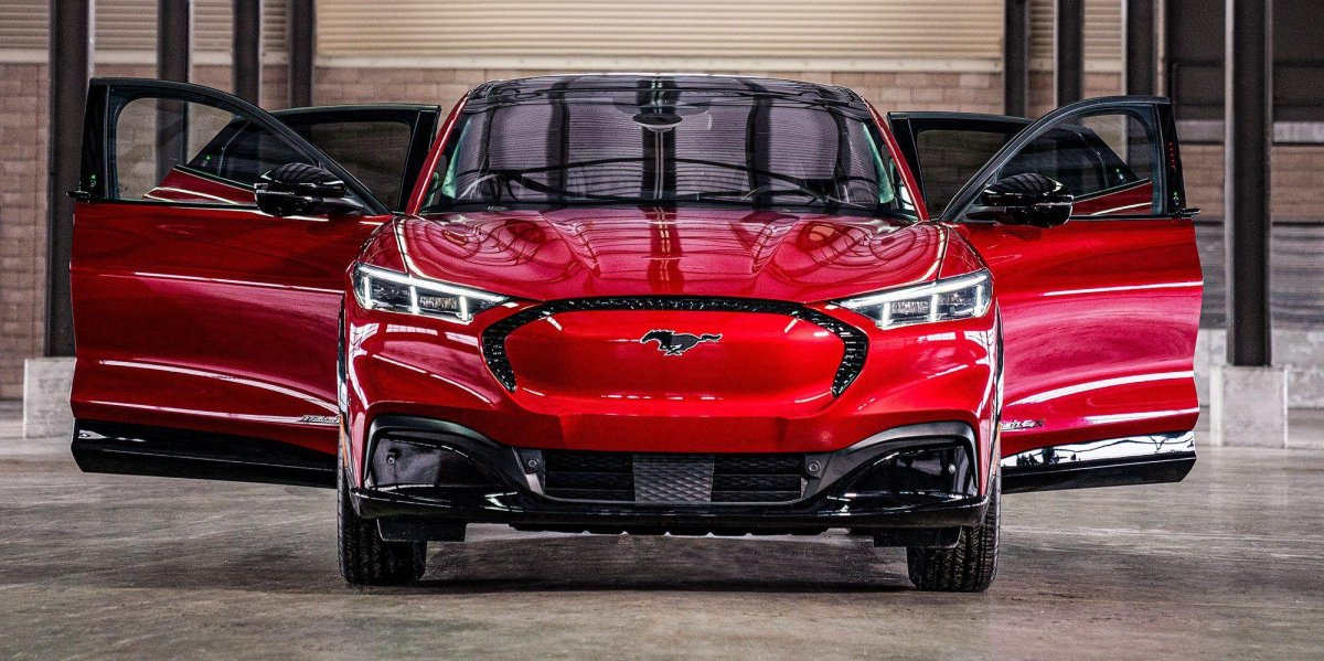 Мустанг электромобиль кроссовер