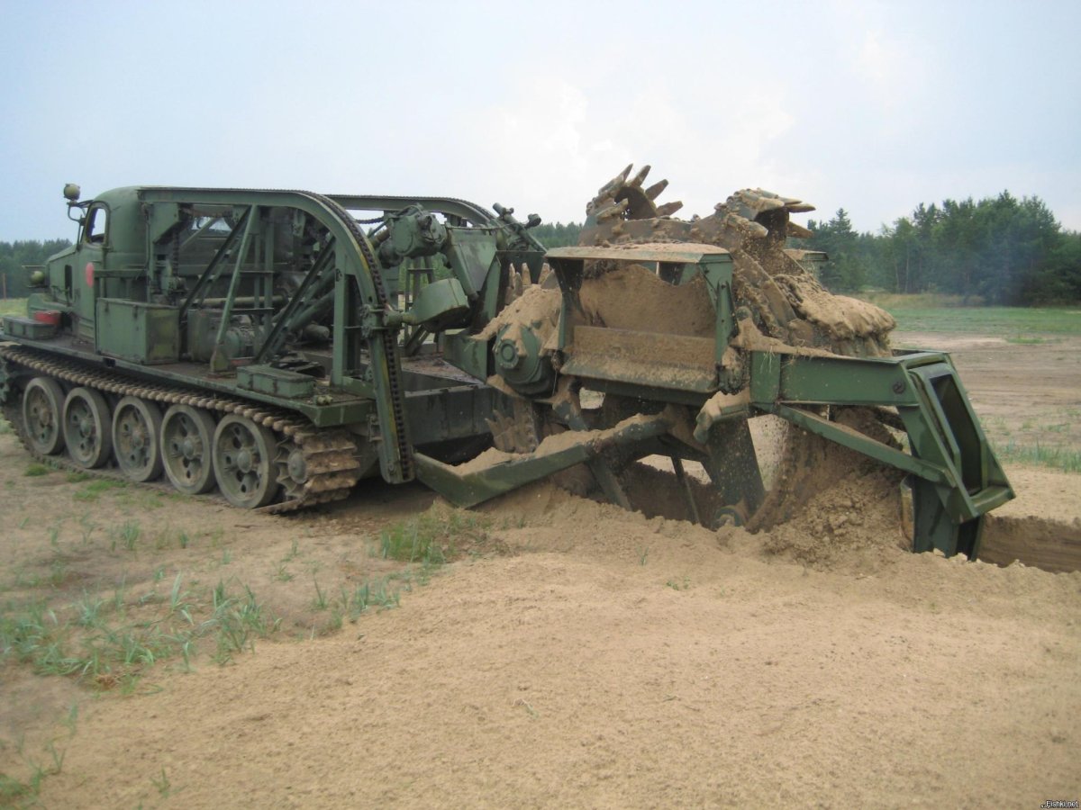 БТМ-3 быстроходная траншейная машина