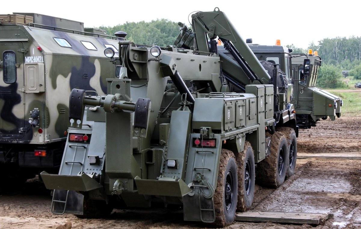 Военный тягач Кэт-л1