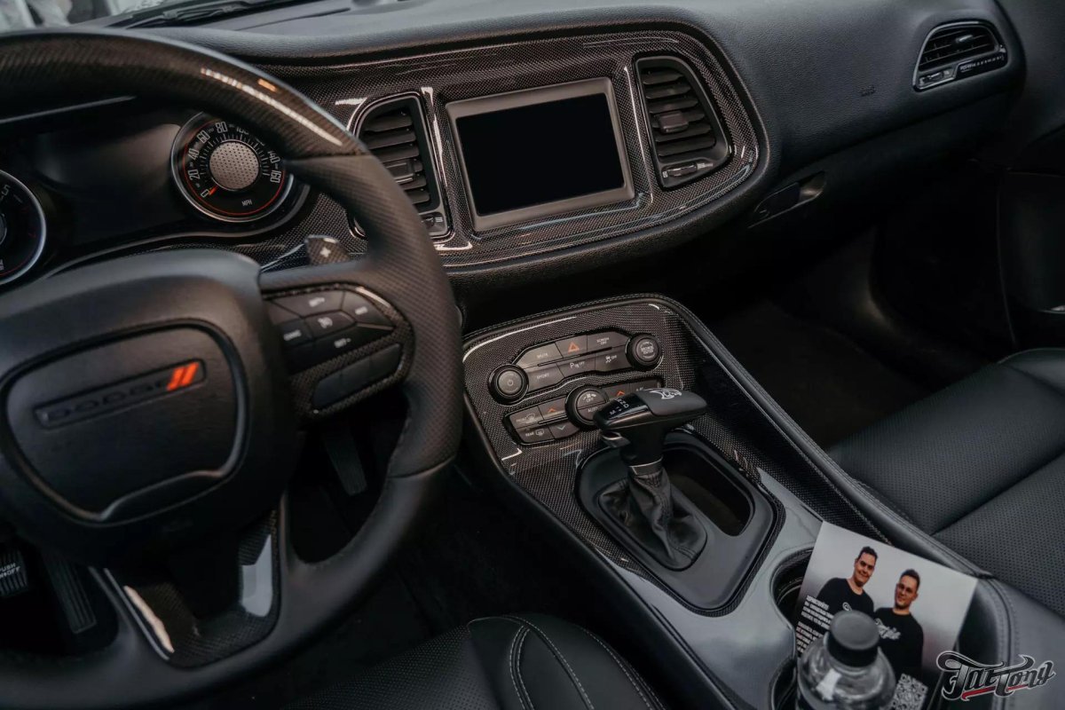 Dodge Challenger 2020 салон