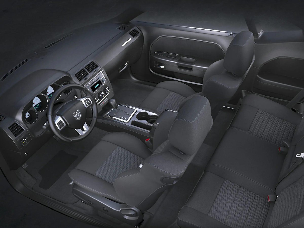 Додж Челленджер 2011 салон