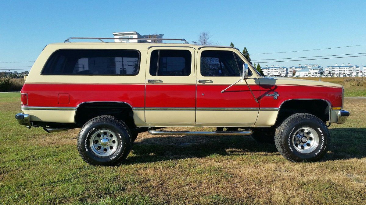 1987 Chevrolet Suburban 4x4