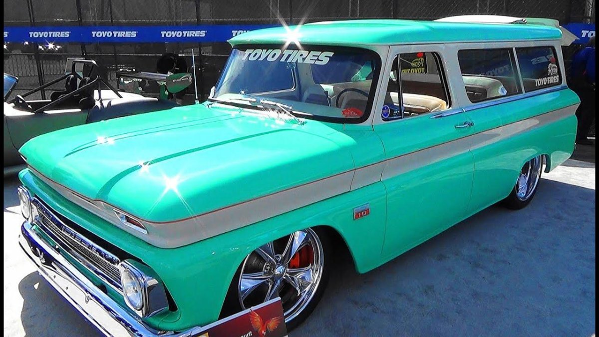 Chevrolet Suburban 1966