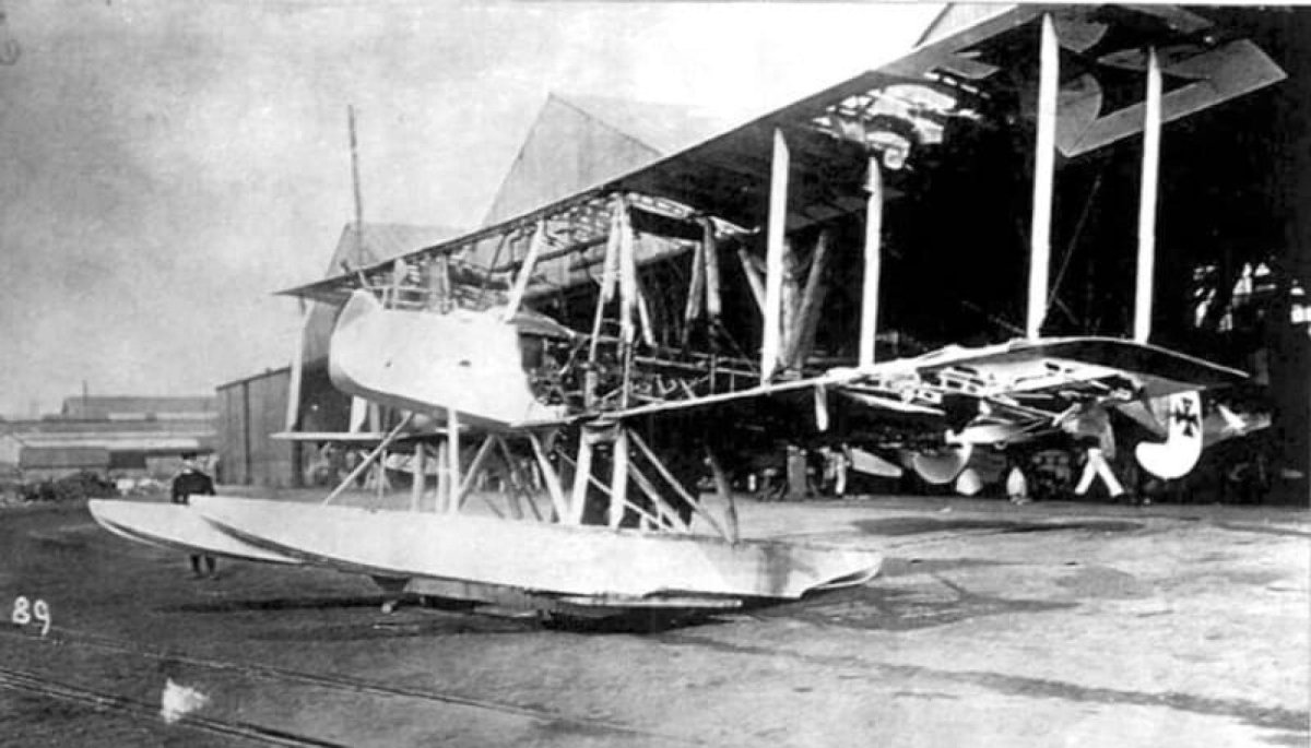 Гота самолет