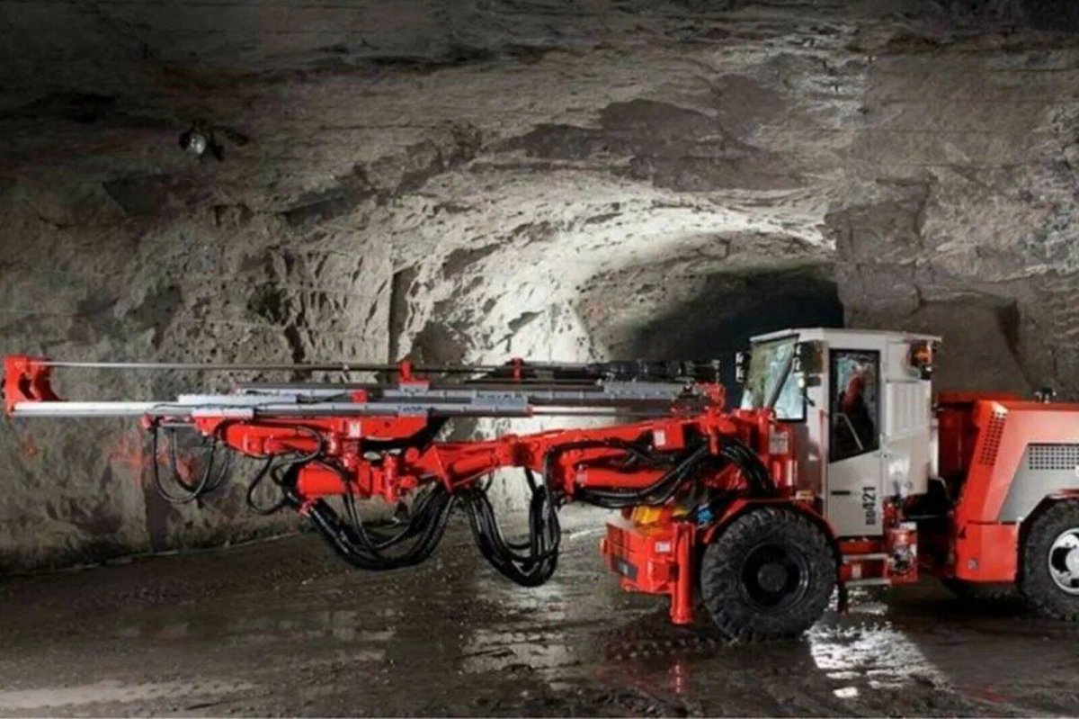 Буровая машина Sandvik dd321