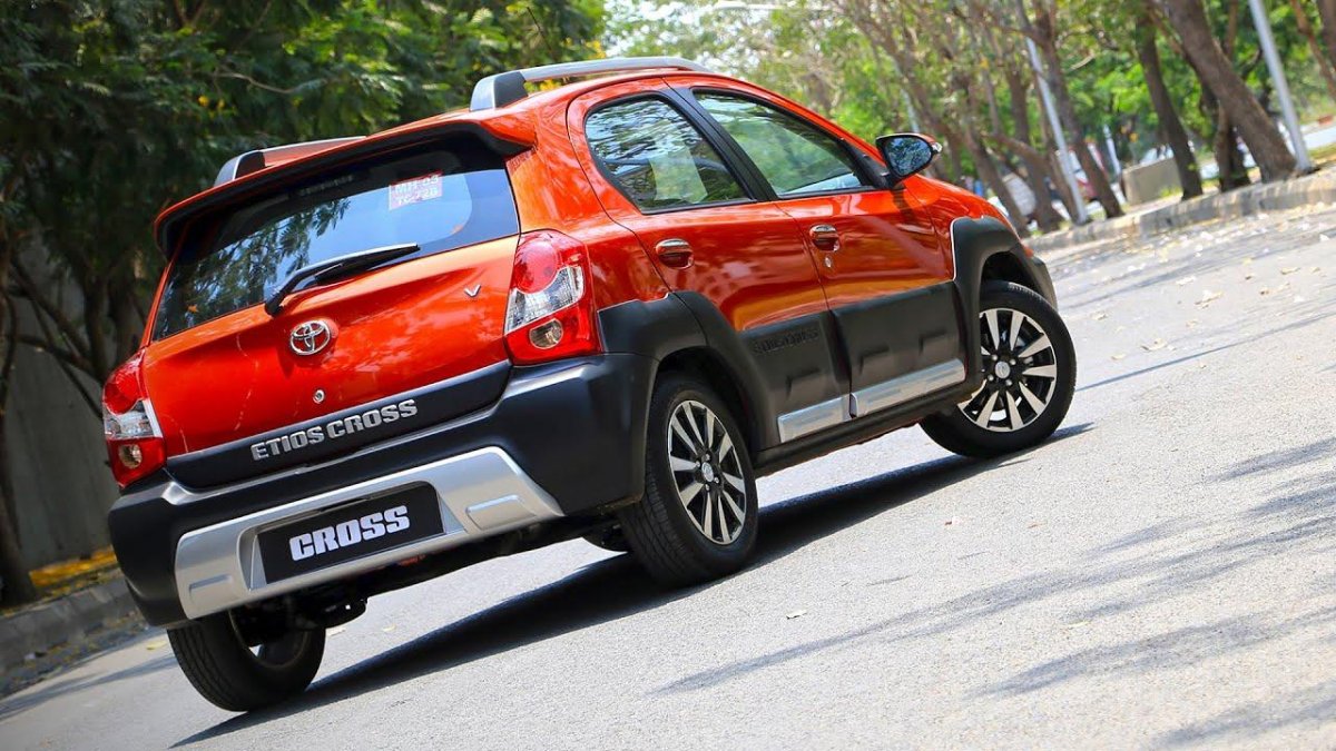 Тойота кросс 2000