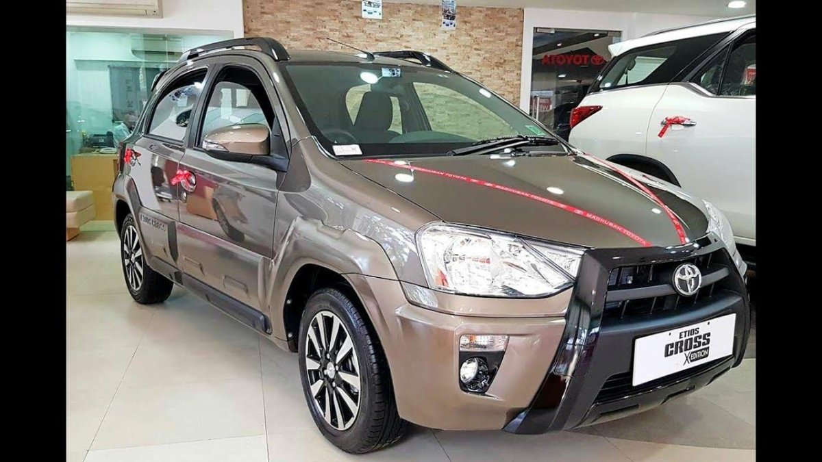 Тойота колора кросс