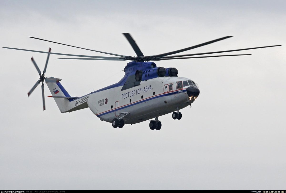 Ми 26 тащит Чинук