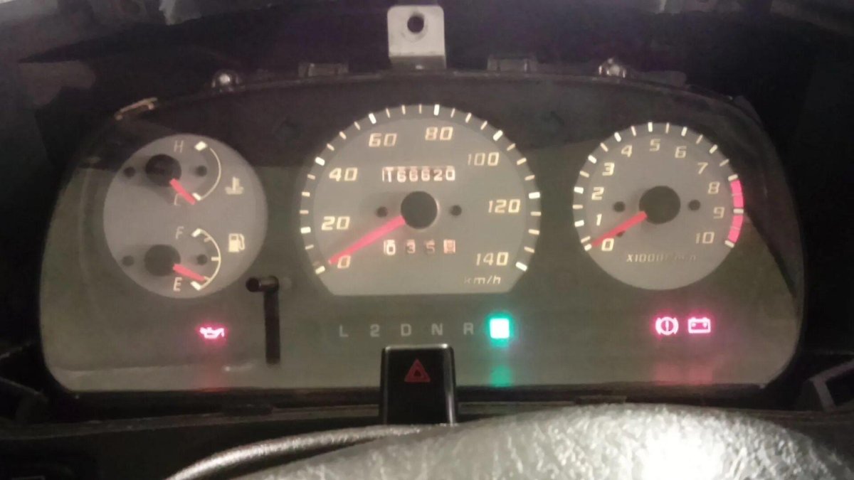 Дайхатсу Териос приборная панель