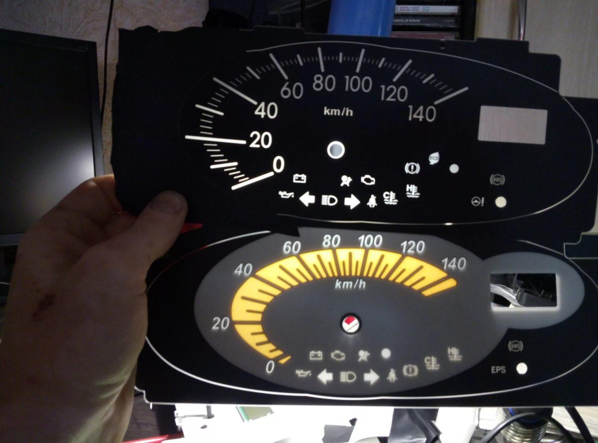 Daihatsu Mira l250 приборка