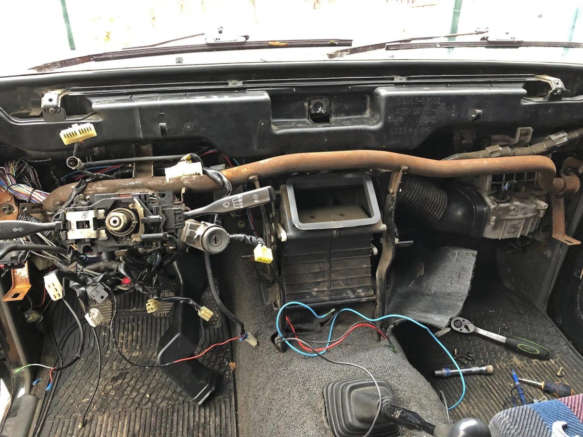 Daihatsu Feroza салон